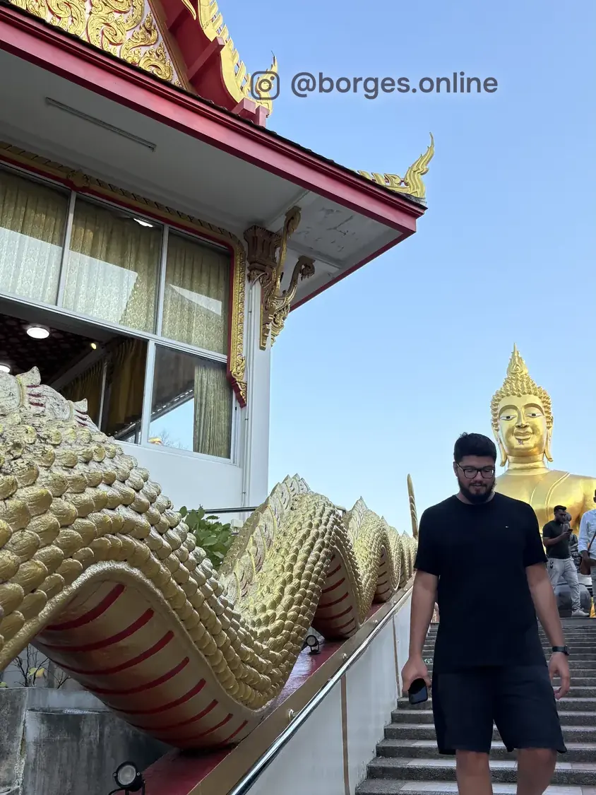 Jeferson em um templo na Tailândia